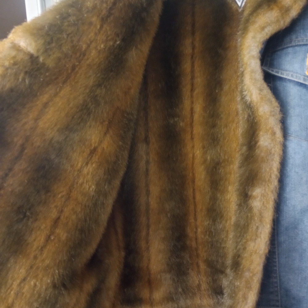 Marvin Richards Blue Jean Jacket with Brown Faux Fur Trim - Picture 2 of 7